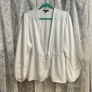 🟤 Torrid White Peasant Blouse with front tie